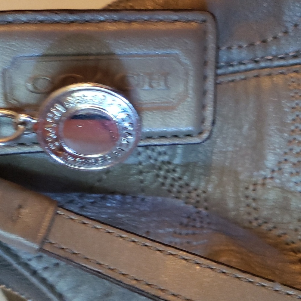 Coach purse - Picture 3 of 8